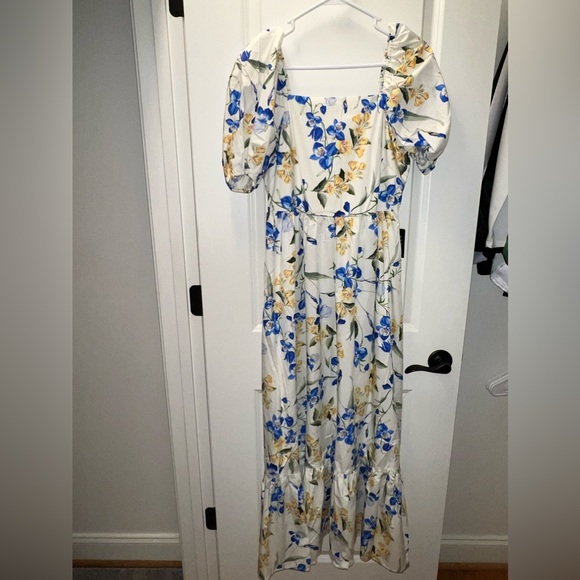 Express Floral Square Neck Puff Sleeve Tiered
Poplin Midi Dress - Picture 8 of 13